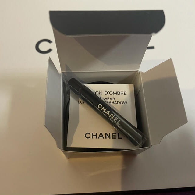 CHANEL(シャネル)の【ドイル様専用】CHANEL イリュージョン ドンブル 81 ファンタズム コスメ/美容のベースメイク/化粧品(アイシャドウ)の商品写真