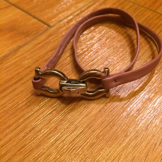 Salvatore Ferragamo(サルヴァトーレフェラガモ)のフェラガモ ブレスレット レディースのアクセサリー(ブレスレット/バングル)の商品写真