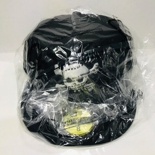 Supreme Skull New Era Black 8 メンズの帽子(キャップ)の商品写真