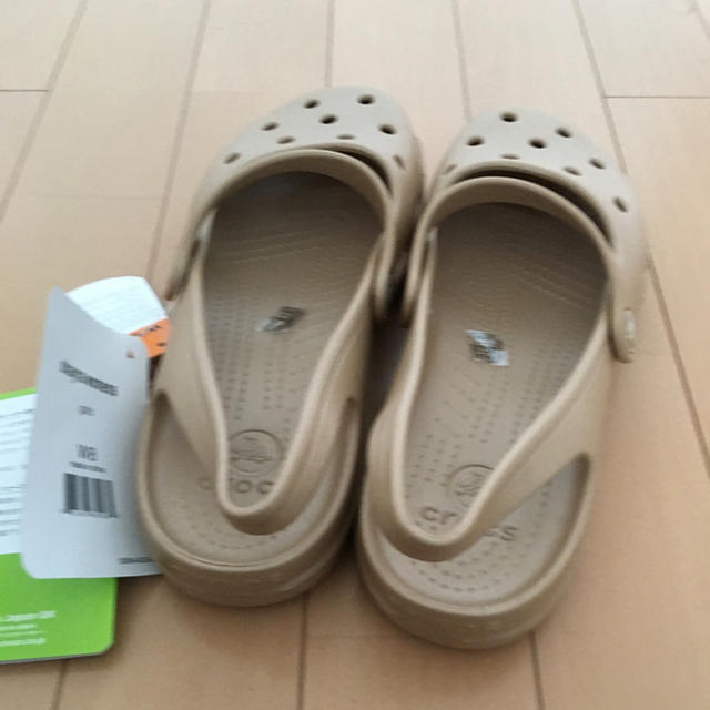 crocs(クロックス)のクロックス ☆新品☆サイズW8 24.0〜25.0cm レディースの靴/シューズ(サンダル)の商品写真