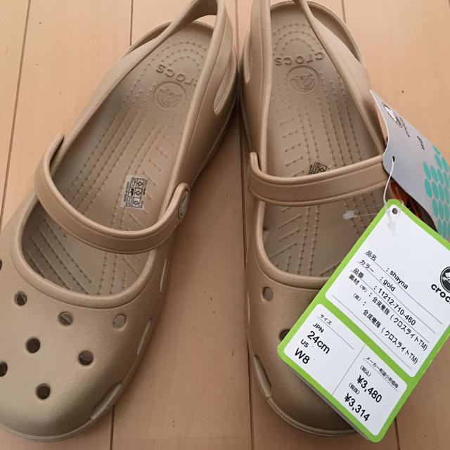 crocs(クロックス)のクロックス ☆新品☆サイズW8 24.0〜25.0cm レディースの靴/シューズ(サンダル)の商品写真