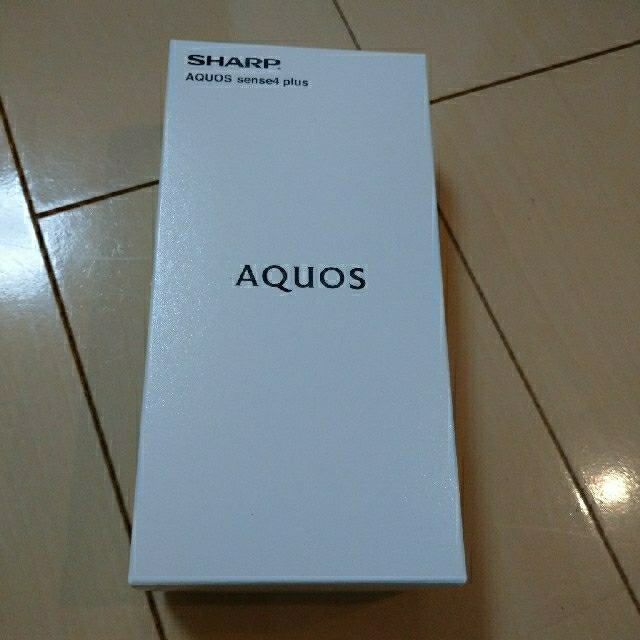 SHARP(シャープ)の新品　SHARP AQUOS sense4 plus SH-M16 ブラック  スマホ/家電/カメラのスマートフォン/携帯電話(スマートフォン本体)の商品写真