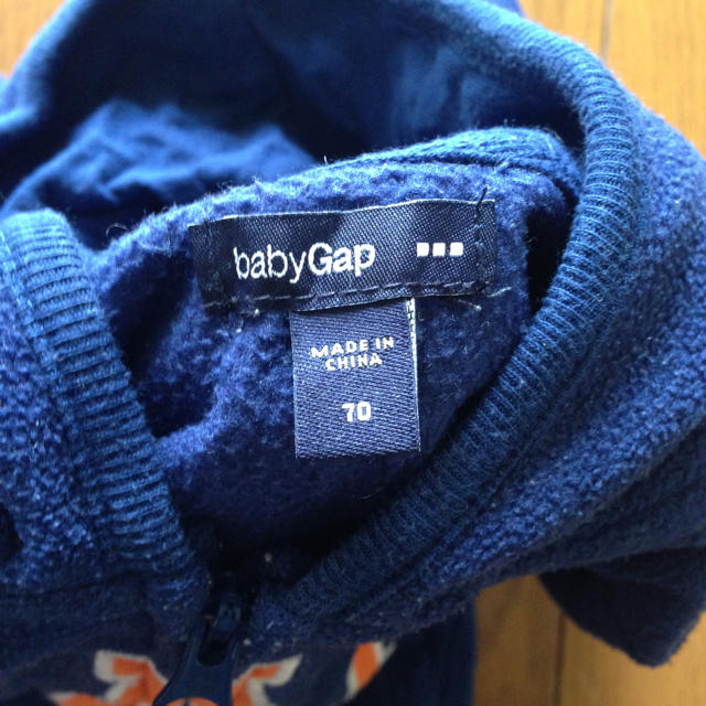 GAP(ギャップ)のGAP Kids フリースロンパース キッズ/ベビー/マタニティのベビー服(~85cm)(カバーオール)の商品写真