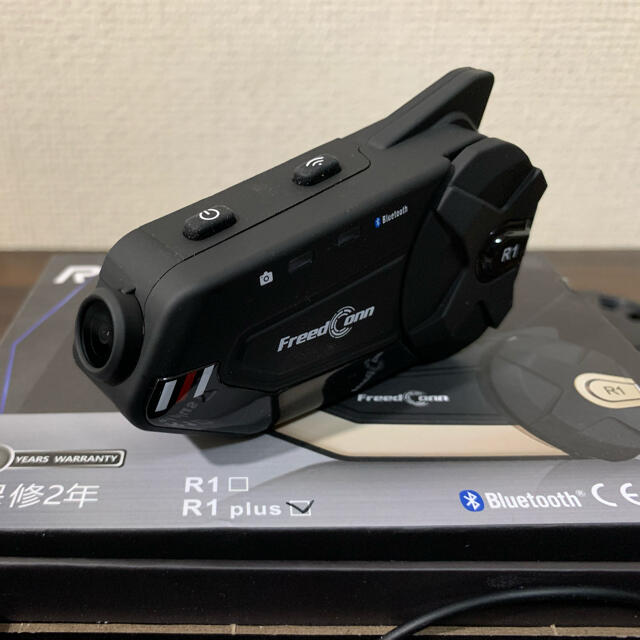 カメラ内蔵インカム　R1-PLUS (並行輸入) 自動車/バイクのバイク(その他)の商品写真