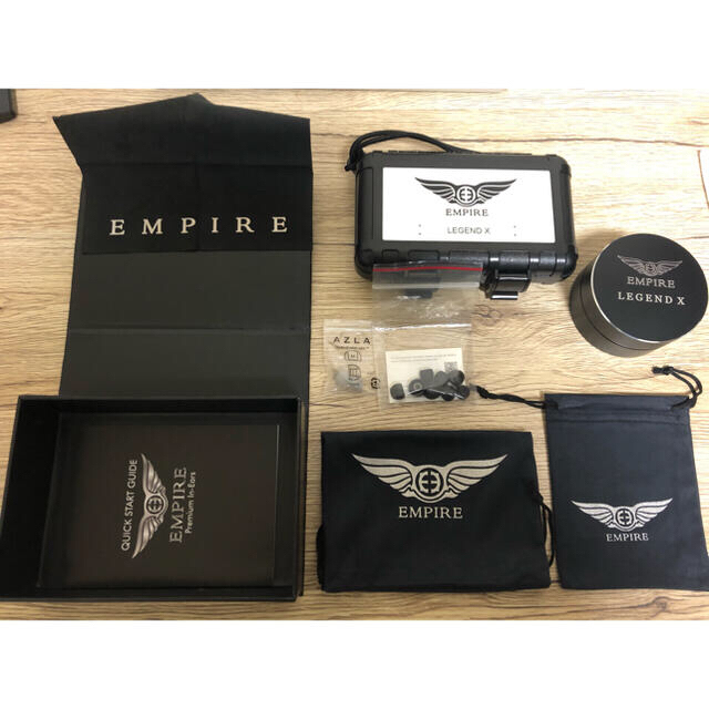 EMPIRE(エンパイア)のLEGEND X Japan Gold (Universal fit) スマホ/家電/カメラのオーディオ機器(ヘッドフォン/イヤフォン)の商品写真