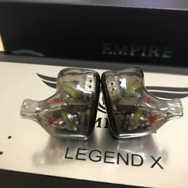 EMPIRE(エンパイア)のLEGEND X Japan Gold (Universal fit) スマホ/家電/カメラのオーディオ機器(ヘッドフォン/イヤフォン)の商品写真