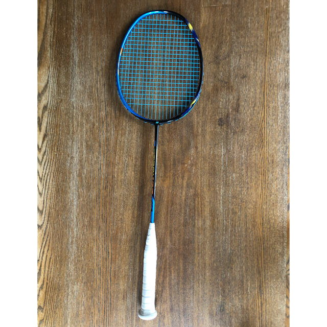 YONEX(ヨネックス)の【美品】アストロクス77【メタリックブルー】＋パワークッション03 スポーツ/アウトドアのスポーツ/アウトドア その他(バドミントン)の商品写真