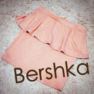 ベルシュカ(Bershka)のBershka ペプラムタイトスカート(ミニスカート)