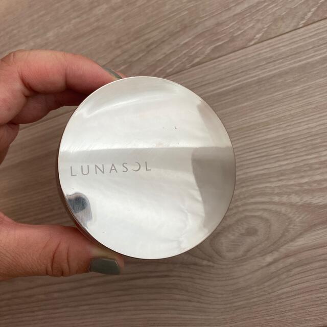 LUNASOL(ルナソル)のルナソル　エアリールーセント　パウダー　02 コスメ/美容のベースメイク/化粧品(フェイスパウダー)の商品写真