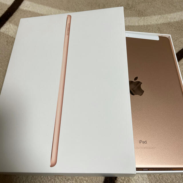 Apple iPad 第6世代 32GB ゴールドのサムネイル