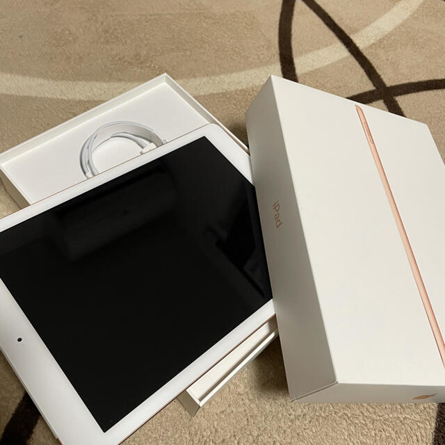 Apple iPad 第6世代 32GB ゴールド 3