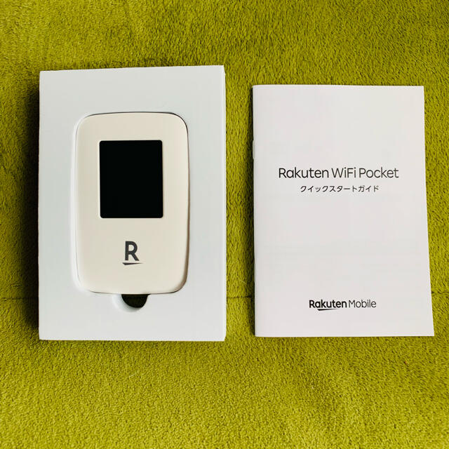 Rakuten(ラクテン)のRakuten WiFi Pocket ホワイト スマホ/家電/カメラのスマートフォン/携帯電話(その他)の商品写真