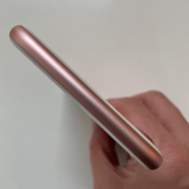 iPhone(アイフォーン)のiPhone7 32GB Rose gold SIMフリー スマホ/家電/カメラのスマートフォン/携帯電話(スマートフォン本体)の商品写真