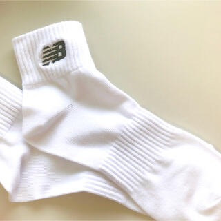ニューバランス(New Balance)のおしゃれ　靴下　ソックス　白　ホワイト　ロゴ　おしゃれ　未使用　新品　モノトーン(ソックス)