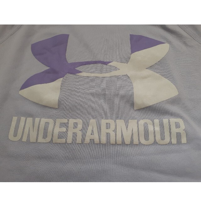 UNDER ARMOUR(アンダーアーマー)のアンダーアーマー　Tシャツ２点セットYSM130cm　運動会 キッズ/ベビー/マタニティのキッズ服女の子用(90cm~)(Tシャツ/カットソー)の商品写真