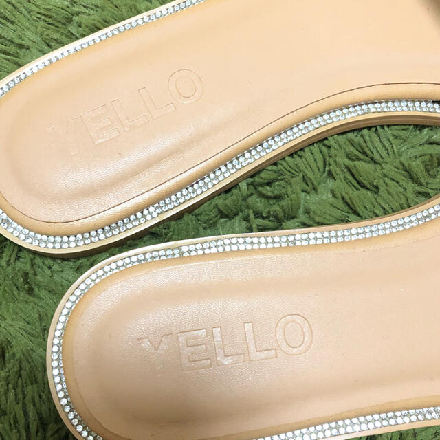 Yellow boots(イエローブーツ)の【新品】YELLO クリスタルフラットサンダル レディースの靴/シューズ(サンダル)の商品写真