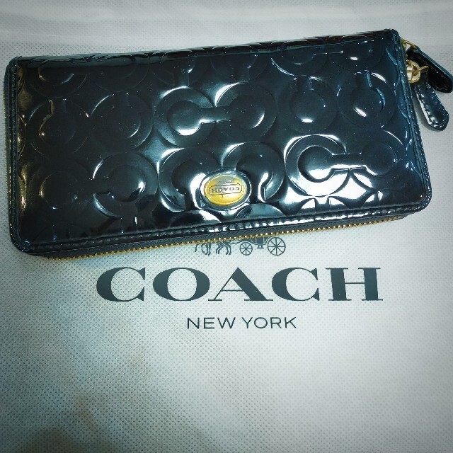 COACH(コーチ)の黒のエナメルがとてもシックデザインと色彩がとても素敵.☆ブランドコーチの長財布 レディースのファッション小物(財布)の商品写真