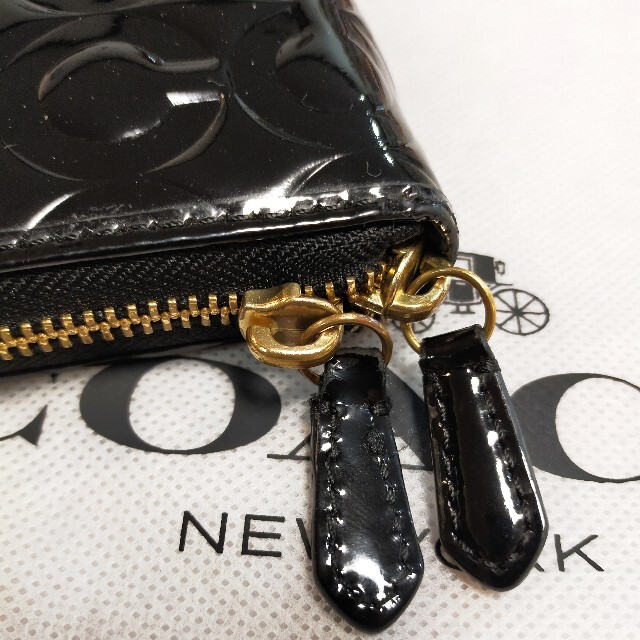 COACH(コーチ)の黒のエナメルがとてもシックデザインと色彩がとても素敵.☆ブランドコーチの長財布 レディースのファッション小物(財布)の商品写真