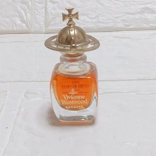 ヴィヴィアンウエストウッド(Vivienne Westwood)のレア　ヴィヴィアンウエストウッド　ブドワール　オードパルファム　5ml 入手困難(香水(女性用))