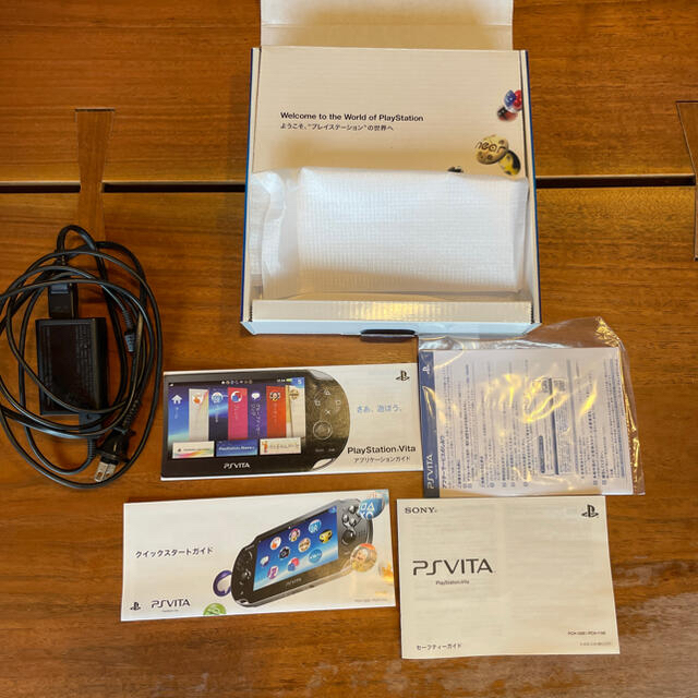 PlayStation Vita(プレイステーションヴィータ)のPS vita エンタメ/ホビーのゲームソフト/ゲーム機本体(携帯用ゲーム機本体)の商品写真