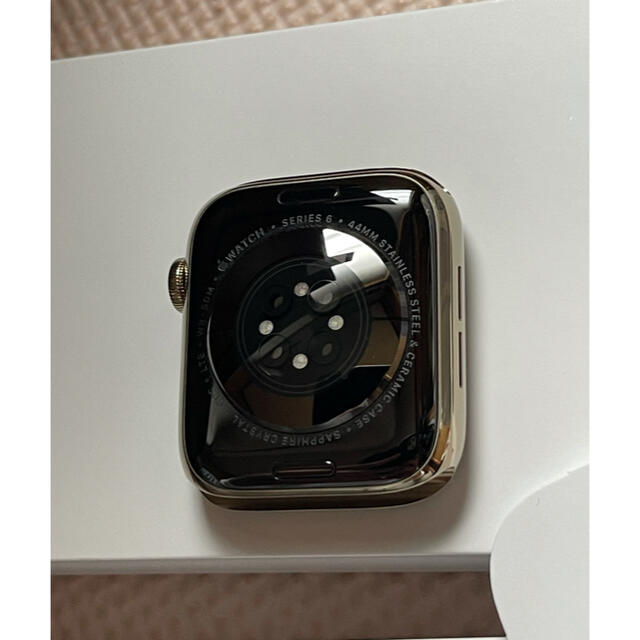 Apple Watch(アップルウォッチ)の未使用 apple watch series 6 gold ｽﾃﾝ 44mm  メンズの時計(腕時計(デジタル))の商品写真