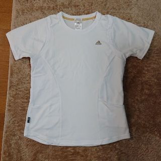 アディダス(adidas)のadidasレディースTシャツ(Tシャツ(半袖/袖なし))