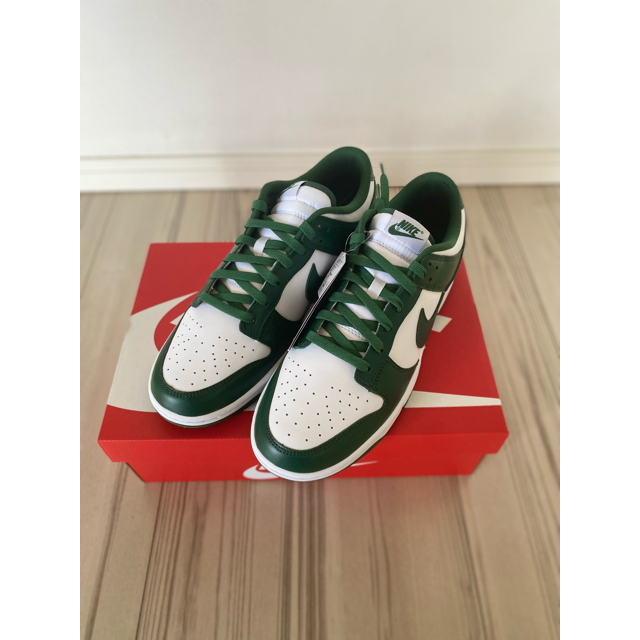 NIKE(ナイキ)のNIKE DUNK LOW  VARSITY GREEN  メンズの靴/シューズ(スニーカー)の商品写真