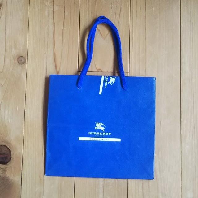 BURBERRY BLUE LABEL(バーバリーブルーレーベル)のバーバリーブルーレーベル 紙袋 レディースのバッグ(ショップ袋)の商品写真