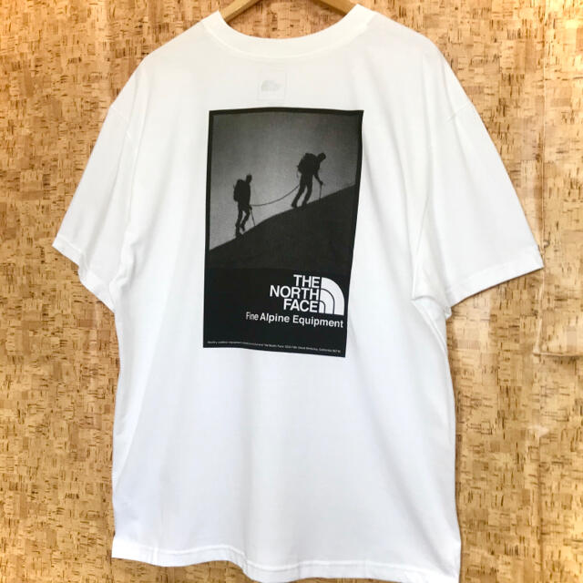 THE NORTH FACE(ザノースフェイス)のスポンジボブさん専用♪ ノースフェイス モダンレッジ Tシャツ 白 XL ~ L メンズのトップス(Tシャツ/カットソー(半袖/袖なし))の商品写真