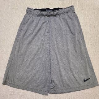 ナイキ(NIKE)のナイキ　ハーフパンツ　メンズM(ショートパンツ)