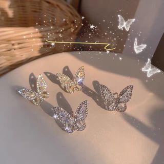 ヨンドシー(4℃)の シルバー、ゴルード、蝶 ピアス S#32(ピアス)