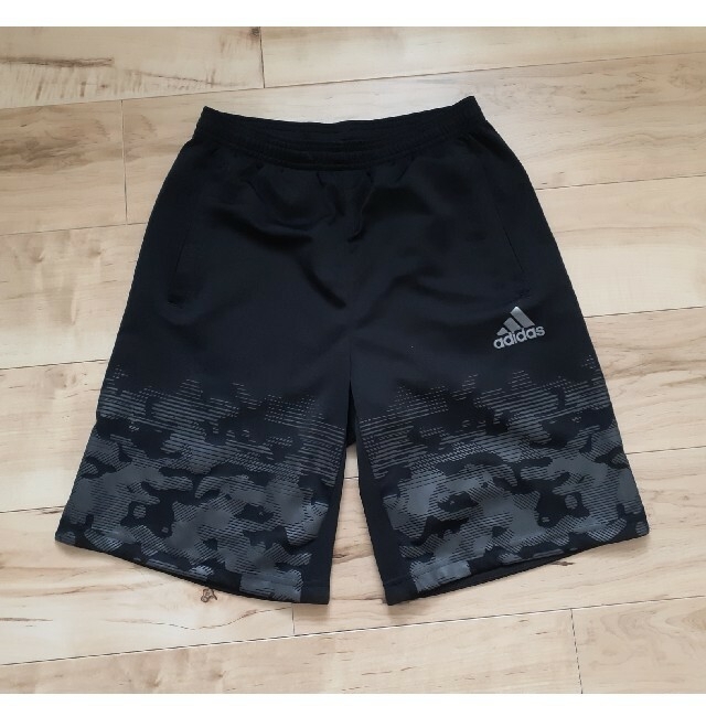 adidas(アディダス)の新品ありadidasアディダス　Tシャツ&ハーフパンツ３点セット150cm運動会 キッズ/ベビー/マタニティのキッズ服男の子用(90cm~)(その他)の商品写真