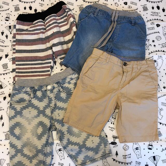 H&M(エイチアンドエム)の110 半ズボン４枚まとめて キッズ/ベビー/マタニティのキッズ服男の子用(90cm~)(パンツ/スパッツ)の商品写真