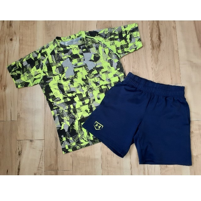 UNDER ARMOUR(アンダーアーマー)のアンダーアーマー　Tシャツ&ショートパンツ２点セットYLG150cm　運動会 キッズ/ベビー/マタニティのキッズ服男の子用(90cm~)(その他)の商品写真