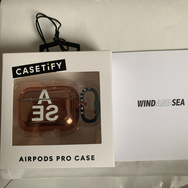 【送料込】CASETiFY×WINDANDSEA AirPodsProケース スマホ/家電/カメラのスマホアクセサリー(iPhoneケース)の商品写真