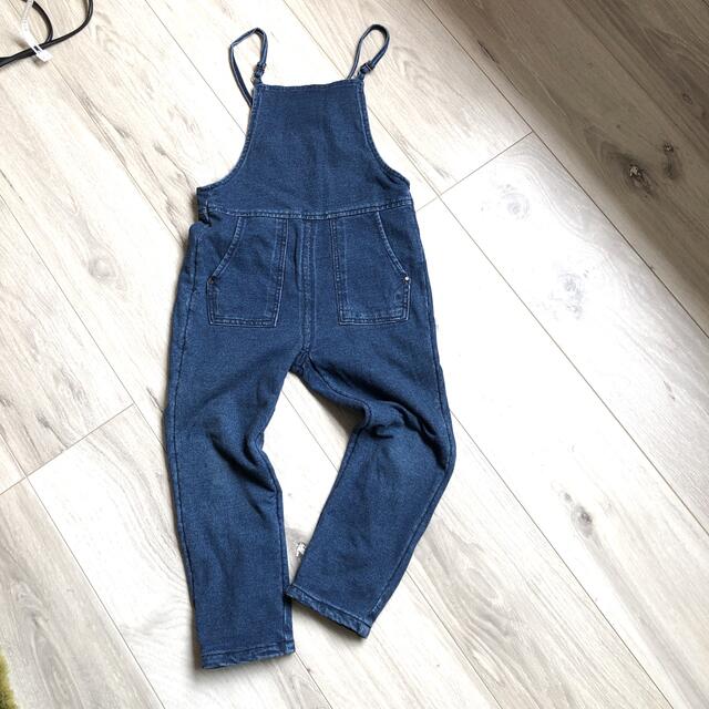 ZARA KIDS(ザラキッズ)のザラキッズ104サイズ　デニムサロペット　 キッズ/ベビー/マタニティのキッズ服男の子用(90cm~)(パンツ/スパッツ)の商品写真