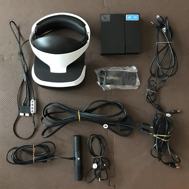 PlayStation VR(プレイステーションヴィーアール)のSONY PlayStation VR エンタメ/ホビーのゲームソフト/ゲーム機本体(家庭用ゲーム機本体)の商品写真