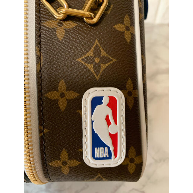LOUIS VUITTON(ルイヴィトン)の新品　ルイヴィトン  LV  ✖︎ NBA  M45588 コラボ商品 メンズのバッグ(ボディーバッグ)の商品写真