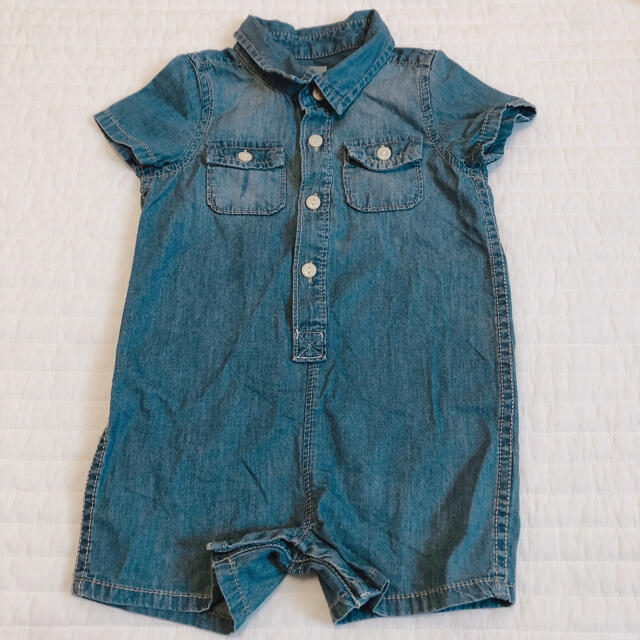 babyGAP(ベビーギャップ)の【水通しのみ】新品同様品　baby GAP 半袖デニム　ロンパース　80 キッズ/ベビー/マタニティのベビー服(~85cm)(ロンパース)の商品写真