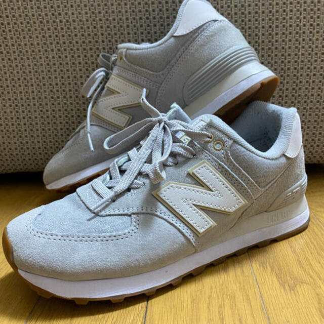 New Balance(ニューバランス)のニューバランス♡574スニーカー　ライトグレー レディースの靴/シューズ(スニーカー)の商品写真