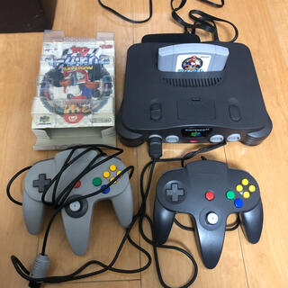 ニンテンドウ64(NINTENDO 64)のニンテンドー64 マリオカートセット(家庭用ゲーム機本体)