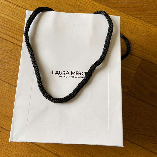 laura mercier(ローラメルシエ)のローラメルシエ　ミニヴェロアパフ　2P入り コスメ/美容のメイク道具/ケアグッズ(パフ・スポンジ)の商品写真