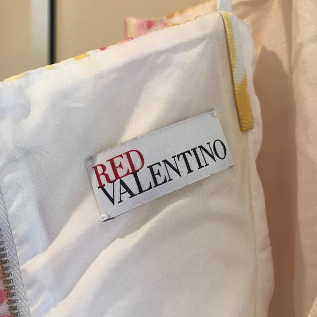 RED VALENTINO(レッドヴァレンティノ)のバレンチノ花柄ワンピース レディースのワンピース(ひざ丈ワンピース)の商品写真