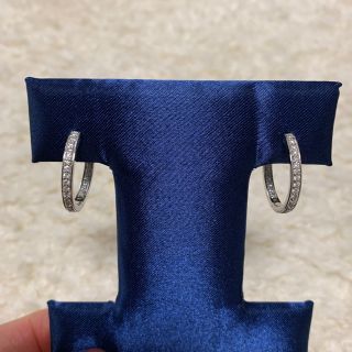 ジュエリーツツミ(JEWELRY TSUTSUMI)のK18 WG ダイヤモンド フープピアス　４℃  ヴァンドーム　ココシュニック(ピアス)