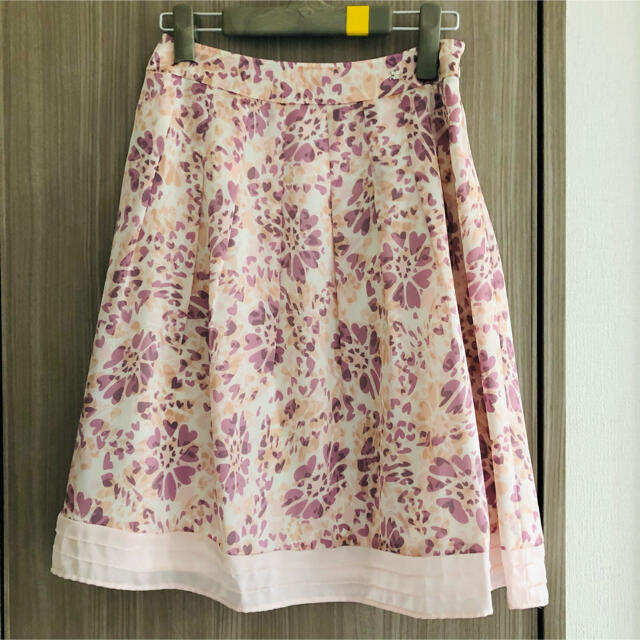 週末限定価格　クレージュ　フラワープリントスカート　花柄スカート