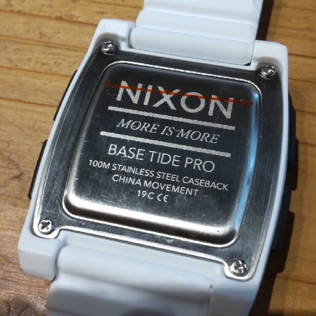 NIXON(ニクソン)のニクソンBase　Tide　Pro　ホワイト メンズの時計(腕時計(デジタル))の商品写真