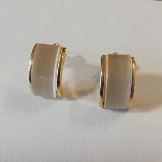 ピアス　ホワイト×ゴールド(ピアス)