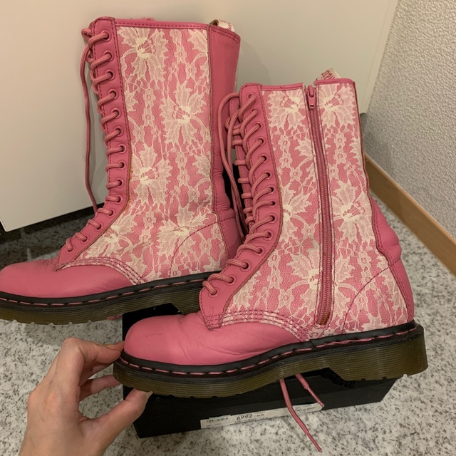 Dr.Martens(ドクターマーチン)のドクターマーチン　ピンク　14ホール レディースの靴/シューズ(ブーツ)の商品写真