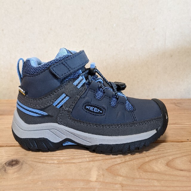 KEEN(キーン)の【新品未使用】KEEN こども用靴 16cm　ターギーミッド キッズ/ベビー/マタニティのキッズ靴/シューズ(15cm~)(スニーカー)の商品写真