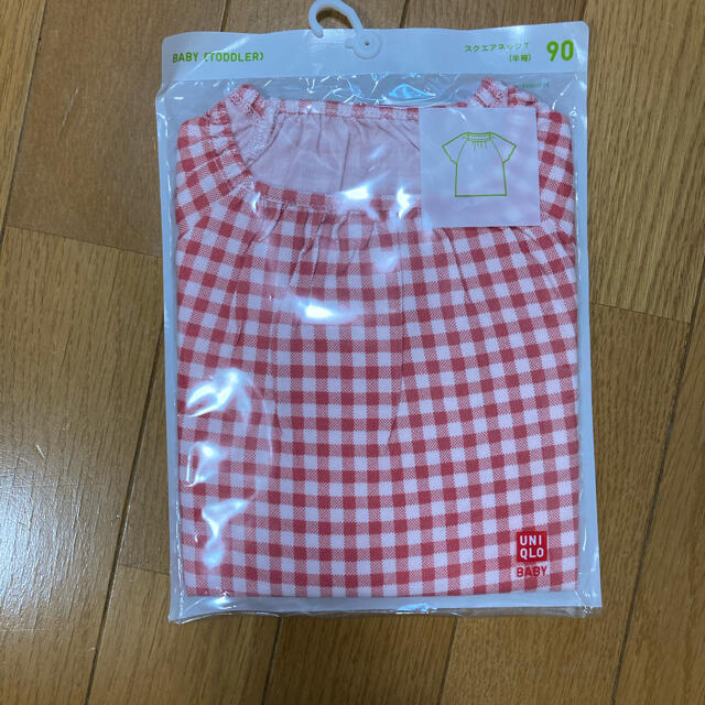 UNIQLO(ユニクロ)の【新品】ユニクロ　ギンガムチェック半袖Tシャツ キッズ/ベビー/マタニティのキッズ服女の子用(90cm~)(Tシャツ/カットソー)の商品写真